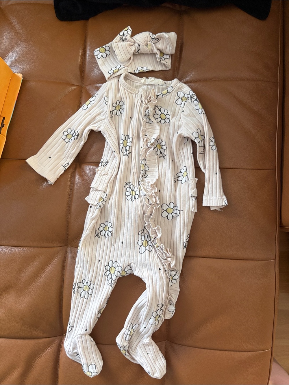 Jessica Simpson Cream Daisy Ribbed Footie with Matching Headband